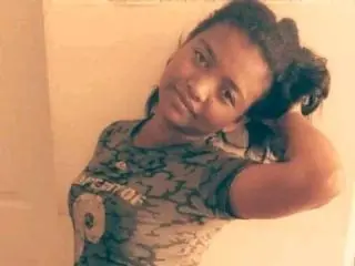 SylviaJolie  live sex cam