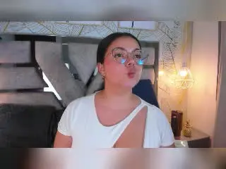 LaraJames  live sex cam