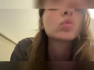 KarieMestler  live sex cam