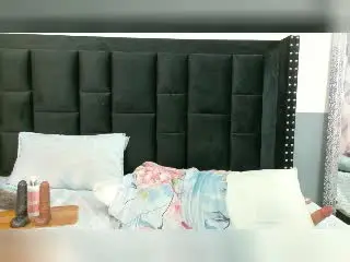 KinkyHouseWife  live sex cam