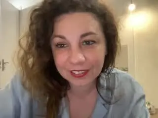 GoldenSiren  live sex cam