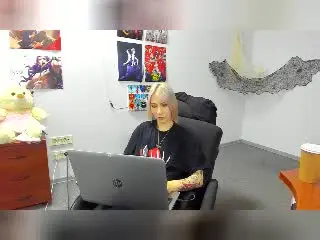 Aurali  live sex cam