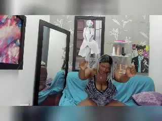 KarenBis  live sex cam