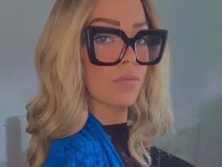 EmiLaFrancaise  live sex cam
