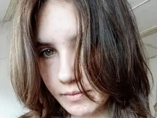 HuldaIckert  live sex cam