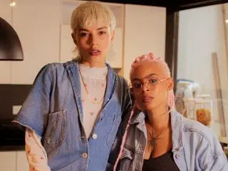 GravesYStarveil  live sex cam