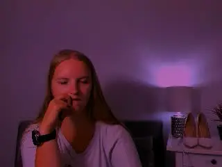 RosePlayful69  live sex cam