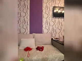 IcameBackIwi  live sex cam