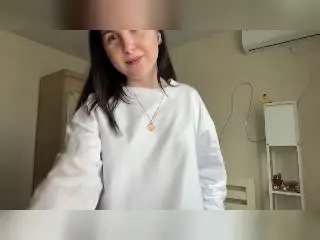 DeeannMilloy  live sex cam