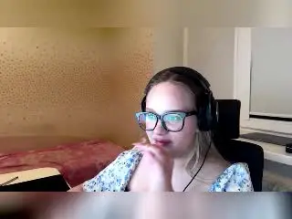 CarlitaDeppe  live sex cam
