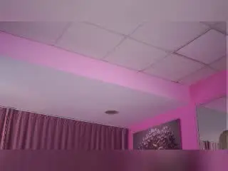 LaraBrynn  live sex cam