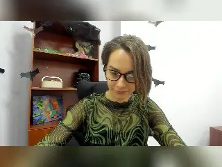 Jilliyi  live sex cam