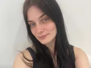 HeartQbreaker  live sex cam