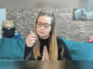 FoxyLyahot  live sex cam