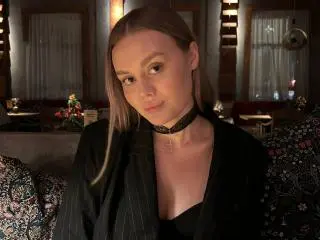 OliviaAzbill  live sex cam