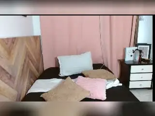 NashaLoule  live sex cam
