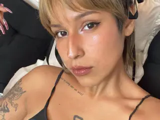 KiaraHernandezX  live sex cam