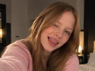 LanieDistel  live sex cam
