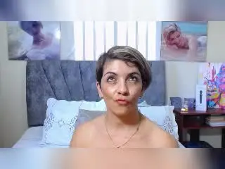 ChanelJolie  live sex cam