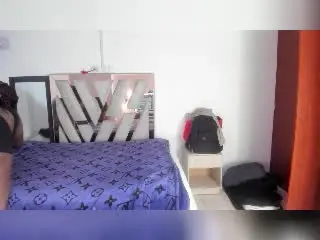 Ebonyy69  live sex cam