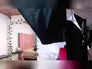 SaraJoyce  live sex cam