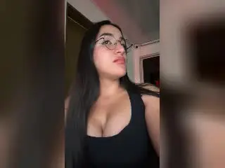 AlanaHarris  live sex cam