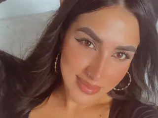 AlanaHarris  live sex cam