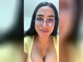 AlanaHarris  live sex cam