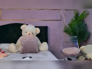 KairaWhite  live sex cam