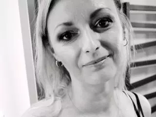 VanessaCute-hot  live sex cam