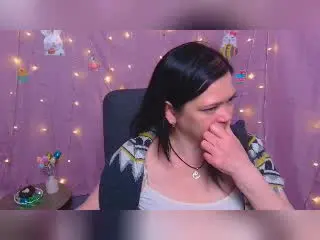 LauraFinn  live sex cam