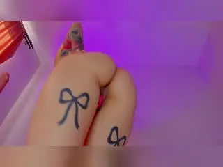 BiancaScreams  live sex cam