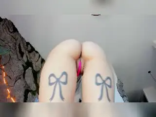 BiancaScreams  live sex cam