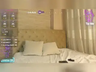 SarahAdams  live sex cam