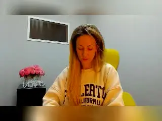 ViktoriiaLu  live sex cam