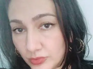 QueenVentura  live sex cam