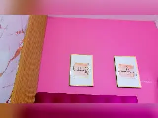 JuicyTitss  live sex cam