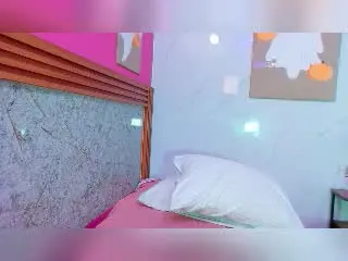 JuicyTitss  live sex cam