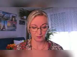 XLovelyVanessa  live sex cam
