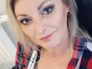 XLovelyVanessa  live sex cam