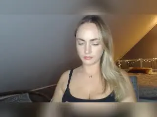 ScarlettLips  live sex cam