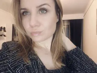 HeartlessQueenn  live sex cam