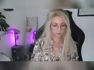 CinamonMoon  live sex cam