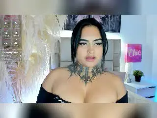 LairaHearvy  live sex cam