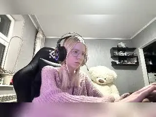 DebbiReimnitz  live sex cam