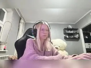DebbiReimnitz  live sex cam