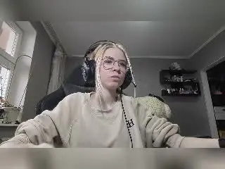DebbiReimnitz  live sex cam