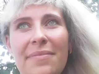 DianaBritt  live sex cam