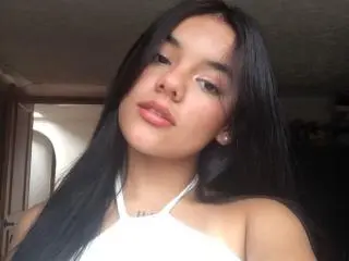 GoldenMusse  live sex cam