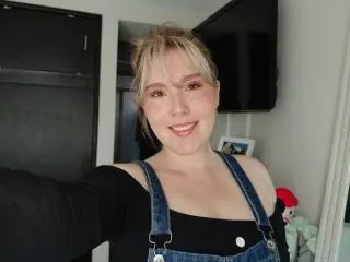 LindaDiamond  live sex cam